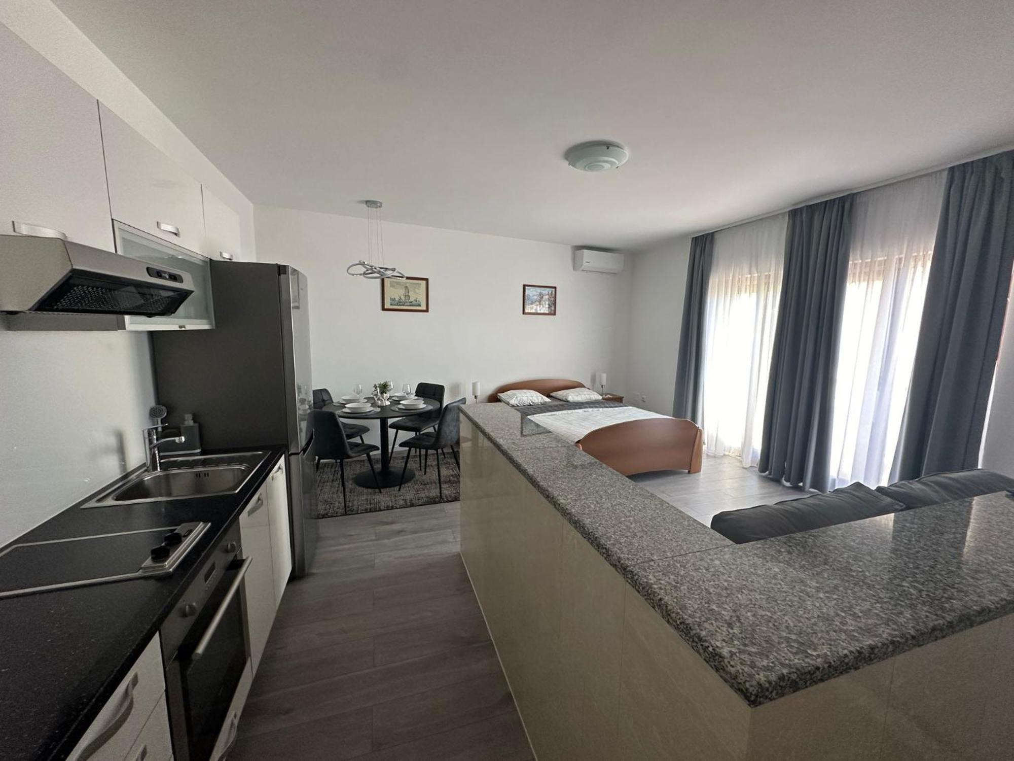 Apartments Villa Sunce Dugi Rat Exteriér fotografie